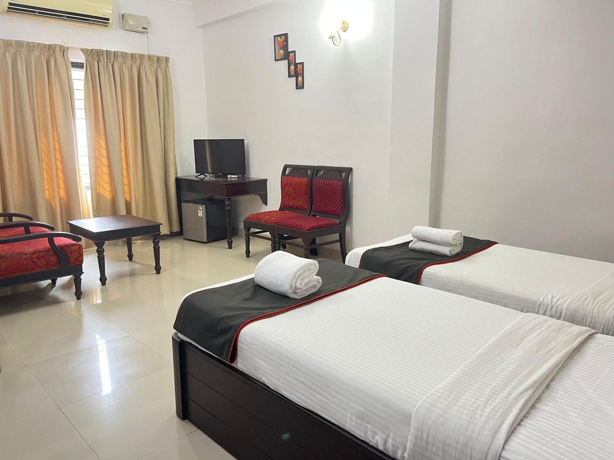 Gee Bee Palace Angamaly Exterior foto