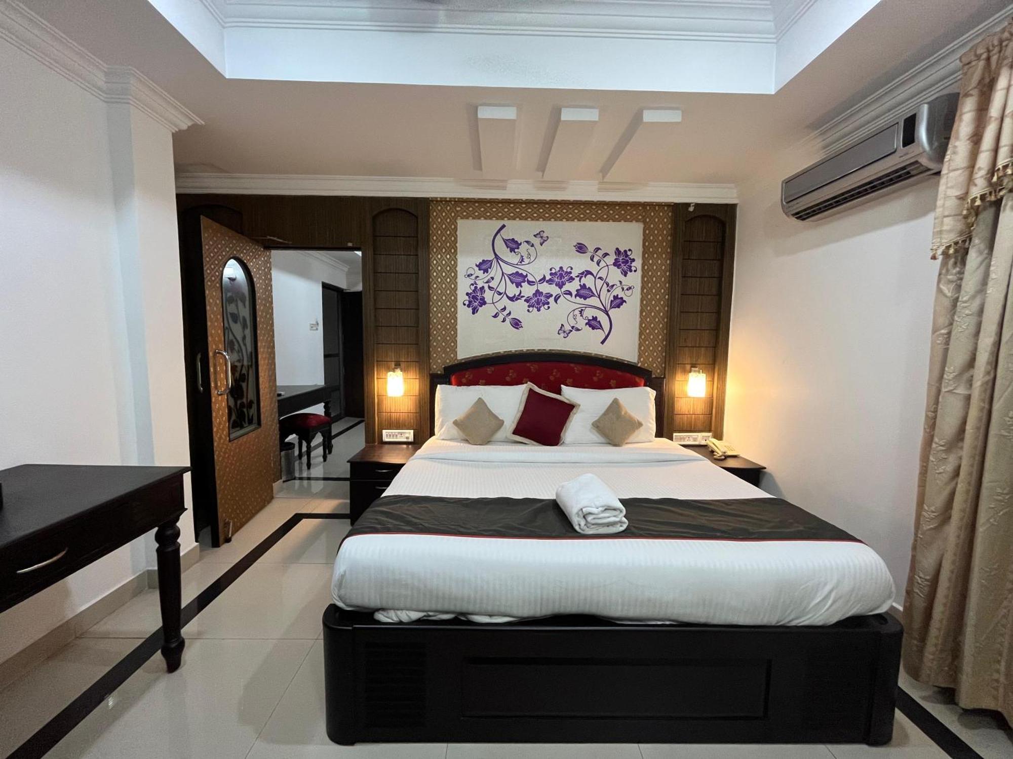 Gee Bee Palace Angamaly Exterior foto